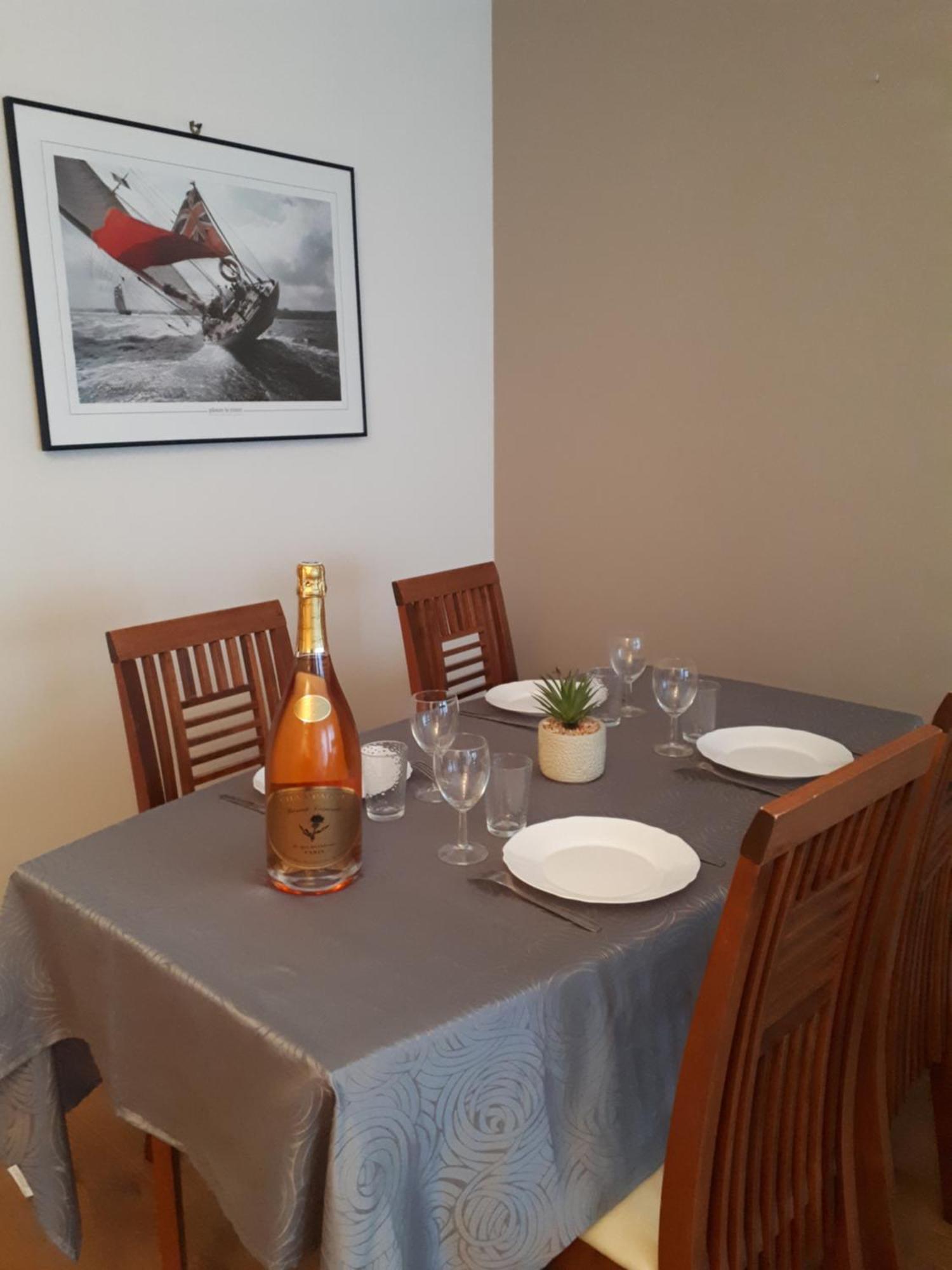 Appartement 3 Chambres 5 Couchages Versailles Buitenkant foto